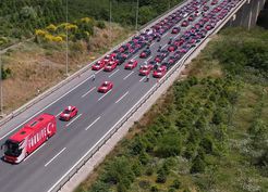 >Bizim Çocuklar'ı Dünya Kupası'na uğurlayan konvoy dünya basınında