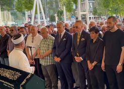 >Reha Muhtar'ın hayatındaki kadınlar cenazesinde yoktu