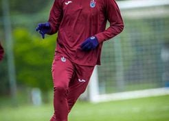 >Trabzonspor, Ernest Muçi ile 3+1 yıllık sözleşme imzaladı