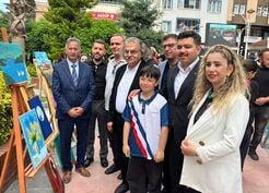 >Türkeli'de öğrencilerce sanatsal gösteriler düzenlendi