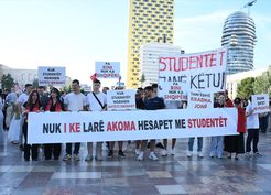 >Arnavutluk'ta Trump bağlantılı turizm projesi protestoları 11. günde sürüyor