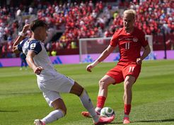 >Dzekolu Bosna Hersek'in galibiyet hayallerini eski Beşiktaşlı Larin yıktı