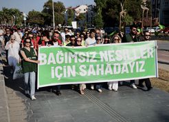 >Samsun'da Yeşilay tarafından bağımlılığa karşı farkındalık yürüyüşü gerçekleştirildi