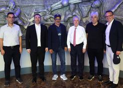 >Chobani'nin kurucusu Hamdi Ulukaya'dan Aziz Yıldırım'a ziyaret
