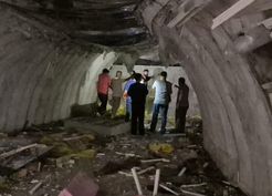 >Yıkılan işhanının altından 2'nci Dünya Savaşı'ndan kalma sığınak çıktı