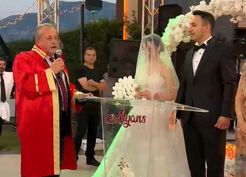 >Manisa'da düğüne damga vuran nikah mizanseni