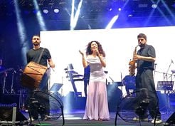 >Edirne'de 665'inci Tarihi Kırkpınar Yağlı Güreş Festivali'nde Melek Mosso sahne aldı