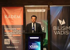 >Kadınlar Yapay Zeka Hackathonu'nda Yarıştı