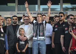 >Beşiktaş'ın transfer görüşmelerinde bulunduğu Leandro Trossard, İstanbul'a geldi