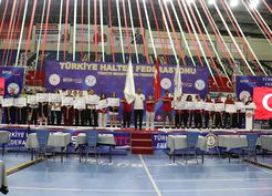 >Yıldızlar Kulüpler Türkiye Halter Şampiyonası, Sakarya'da sürüyor