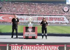 >Çorum FK'nın şampiyonluk kupası kentte sergileniyor
