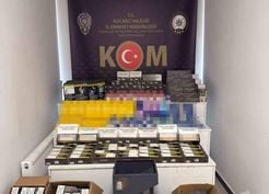 >Kocaeli'de 8 adrese eş zamanlı baskın: 1 ton 160 kilo tütün ele geçirildi