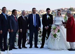 >İsmail Yüksek, dünyaevine girdi