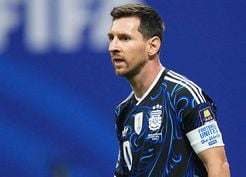 >Lionel Messi maç başlar başlamaz tarihe geçti