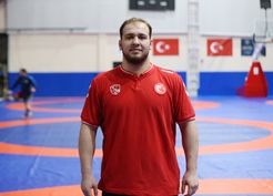 >Milli güreşçi Hakan Büyükçıngıl'ın hedefi 2026 yılını 5 madalyayla tamamlamak Açıklaması