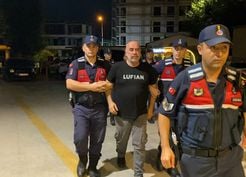 >Bursa'daki uyuşturucu operasyonunda yönetmen Ezel Akay ve kardeşi gözaltına alındı