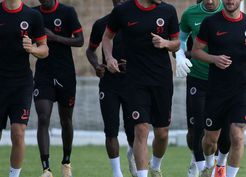 >Gençlerbirliği, Kasımpaşa Maçı Öncesi Çift Antrenmanla Kampı Sürdürdü