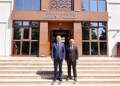 Kırgızistan'ın Ankara Büyükelçisi Kazakbaev, Çorum Valisi Çalgan'ı ziyaret etti