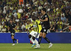 Fenerbahçe ilk yarıda farkı koydu: 2-0