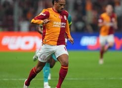Galatasaray, Villarreal'e 2-1 Mağlup Oldu: Okan Buruk Kırmızı Kart Gördü