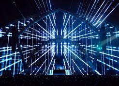 İstanbul Festivali’nde Elektronik Müziğin Ritmi, TIËSTO ile Zirve Yaptı