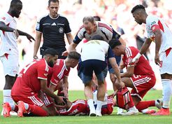 Bayern Münih-Leipzig maçında korkutan anlar! Yıldız futbolcu bayıldı
