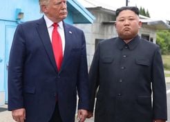 Trump'tan Kim Jong Un ile 'harika anlaşıyoruz' paylaşımı