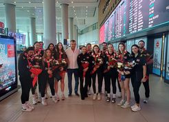 U17 Kız Voleybol Milli Takımı'na İstanbul'da coşkulu karşılama