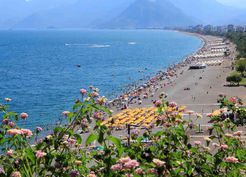 Antalya'da 1 Ağustos'ta 103 bin 200 yabancı ziyaretçiyle 2026 yılının günlük giriş rekoru kırıldı