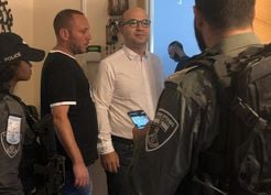 İsrail, Filistinli bakanı gözaltına aldı