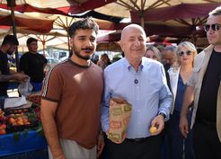 Özdağ Sincan'da Pazar Yerinde Esnafı Dinledi