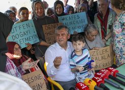 Özgür Özel'den Rize'de Kafes Balıkçılığı Tepkisi: 'ÇED Raporu Hileyle Alınmış'