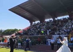 Gelinlik ve damatlıkla final coşkusu