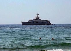 250 milyon dolarlık mega yat Kuşadası’na demirledi
