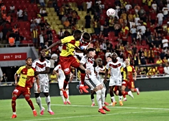 Trendyol Süper Lig: Göztepe: 0 - Gaziantep FK: 4 (İlk yarı)