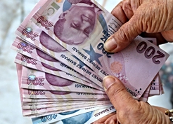 Emekliye seyyanen zamda gözler AYM kararında