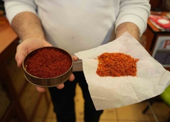 Safranın kilosu 900 bin liraya çıkıyor, 150 bin çiçekten 1 kilo elde ediliyor