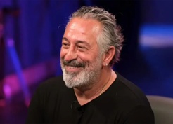 Cem Yılmaz oto sanayide ortaya çıktı, paylaşımı güldürdü