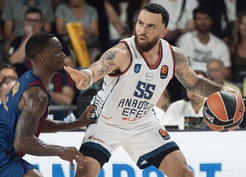 Anadolu Efes, EuroLeague’e mağlubiyetle başladı