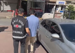 Tutuklanan Pusula Holding Başkanı Turhan'ın gözaltı anı görüntülendi