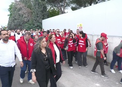 İzmir Kemalpaşa Ulucak'ta OMYA işçileri sendikal yetki itirazına tepki gösterdi