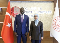 Aile Bakanı Göktaş, Senegal Bütçeden Sorumlu Bakanı Sarr'ı bakanlıkta kabul etti