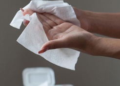 Birleşik Krallık'ta plastik içeren ıslak mendiller yasaklanıyor