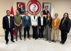 İsveç Kızılhaçı heyeti, Kızılay Edirne Şubesinde düzensiz göçmen yardımlarını görüştü