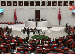 TBMM Genel Kurulu... İskender Bayhan'dan Cumhurbaşkanı Yardımcısı Yılmaz'a: Bu ülkenin işçileri, emekçileri size niye güvensin?