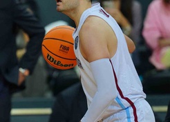 Trabzonspor, Nanterre 92'yi uzatmalarda 93-83 yenip A Grubu'na galibiyetle başladı.