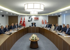 YENİ Parti'nin fon krizi masası Özgür Özel başkanlığında üçüncü kez toplandı