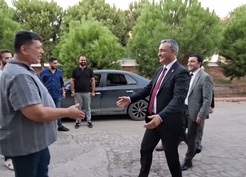 CHP'li Sarı, Osmaniye'de fıstık üreticilerine desteklerin yetersizliğini söyledi