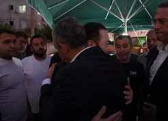 Özgür Özel, Mersin'de Atilla Taş'ın kızı Sezen Taş için taziye ziyaretinde bulundu