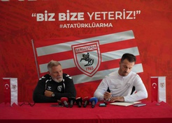 Samsunspor'un hocası Fink, Trabzonspor'un kadrosu bizden iyi ama derbiler farklı dedi
